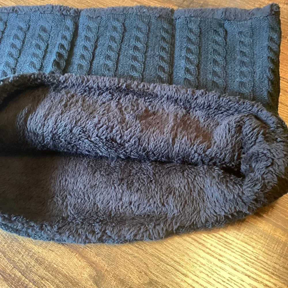 NWOT Black Cable Knit Faux‎ Fur Lined Neck Warmer One Size